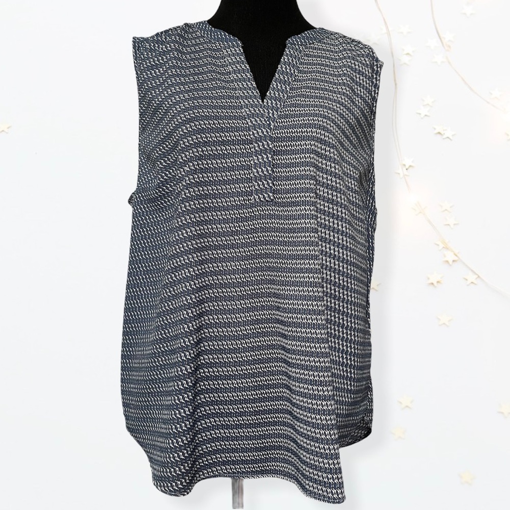 💙H&M top sleeveless blouse size L